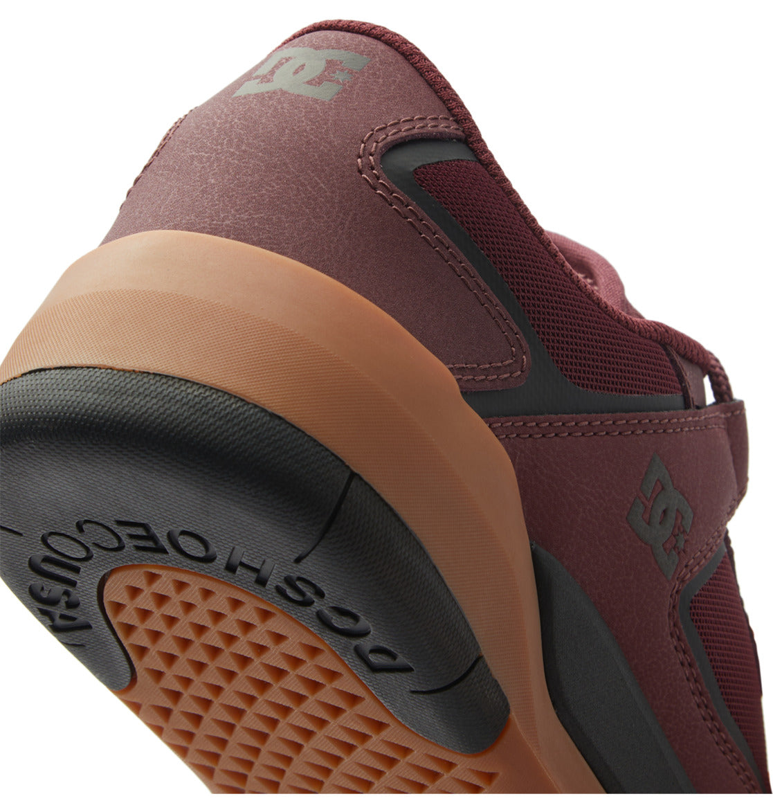 DC Metric Men Sneakers Burgundy | US-6291OUZ