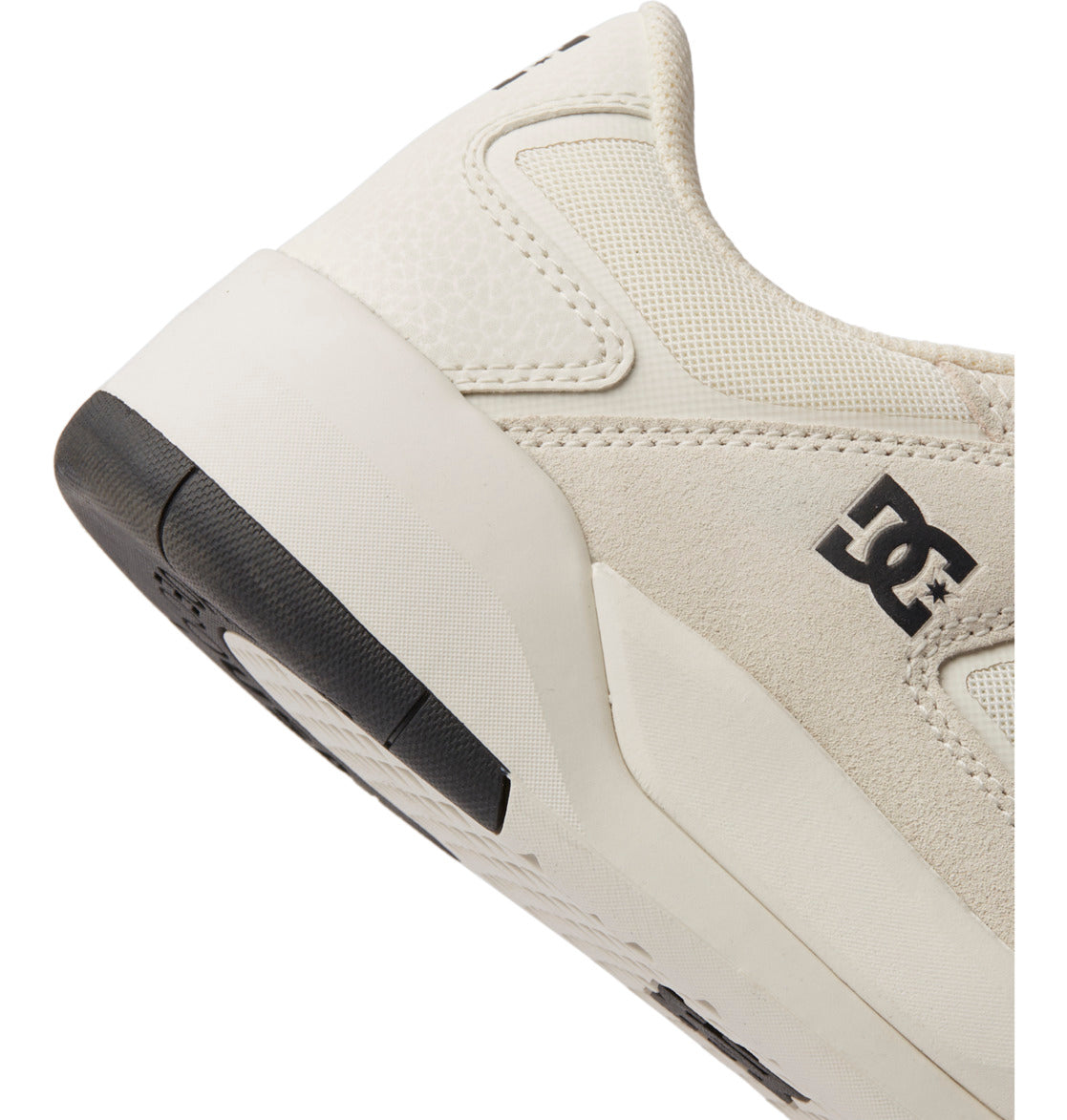 DC Metric Men Sneakers White | US-5401AST