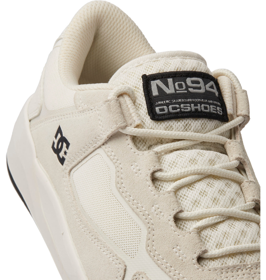 DC Metric Men Sneakers White | US-5401AST