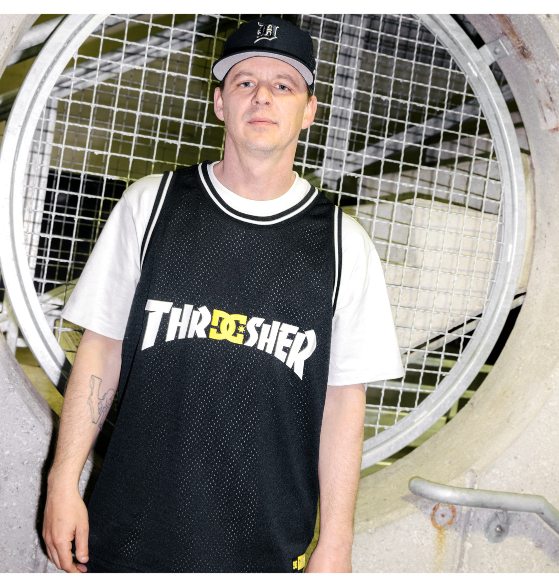 DC x Thrasher Jersey Basketball Jersey Men T-Shirt Black | US-6214XDS